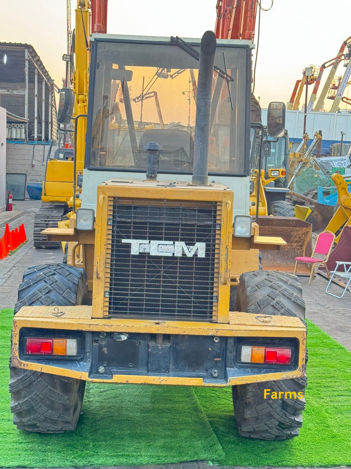 🚜 لودر TCM 830 – وارد اليابان مباشرة 🇯🇵